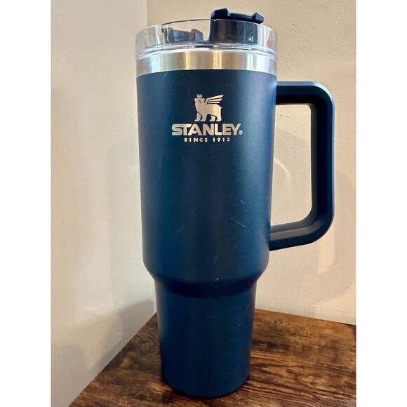 Stanley Quencher H2.0 FlowState Tumbler 40oz Navy Blue EUC!! - Picture 2 of 7